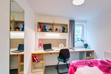 1 bed flat, Regent Street, City Centre, Plymouth, PL48BA - Image 1